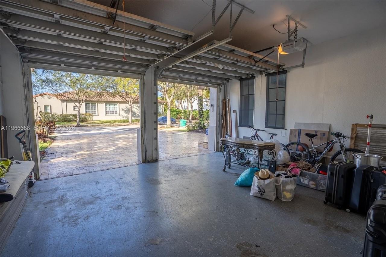 7875 Nw 110th Dr - Photo 7 of 50