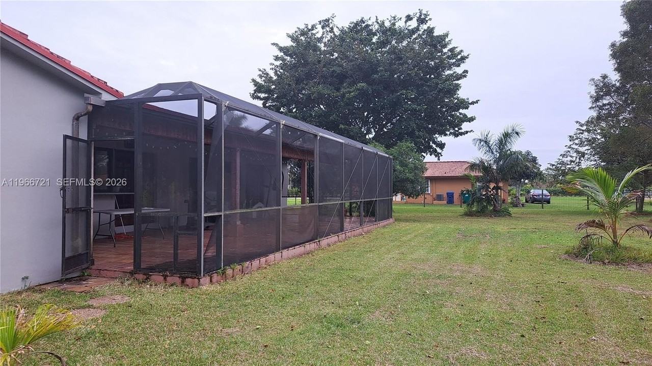 23700 Sw 207th Ave - Photo 7 of 24