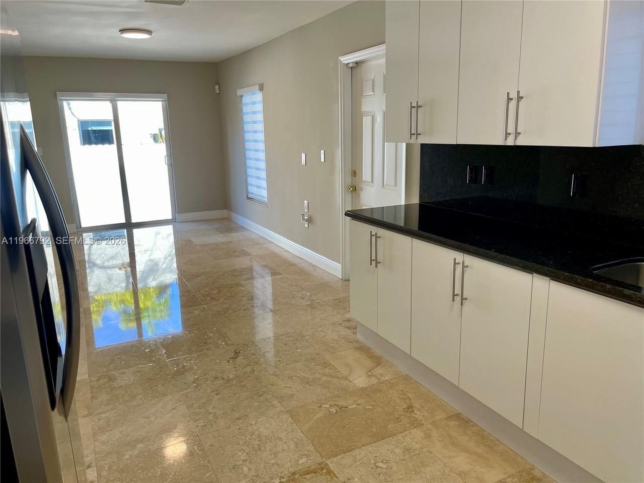 3191 Ohio St - Photo 3 of 29