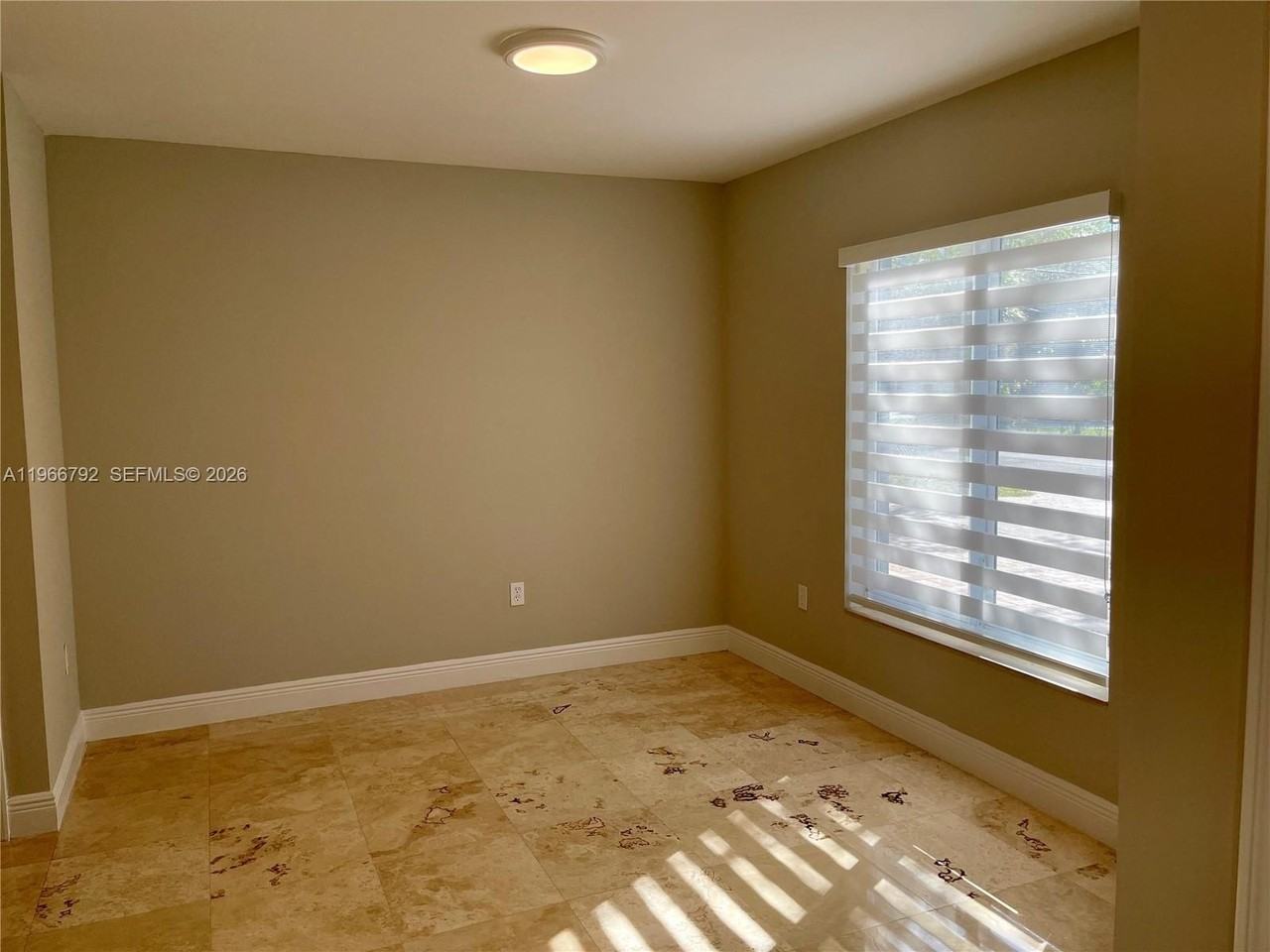 3191 Ohio St - Photo 6 of 29