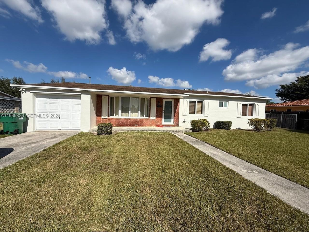 9501 Sw 62nd St - Photo 6 of 14