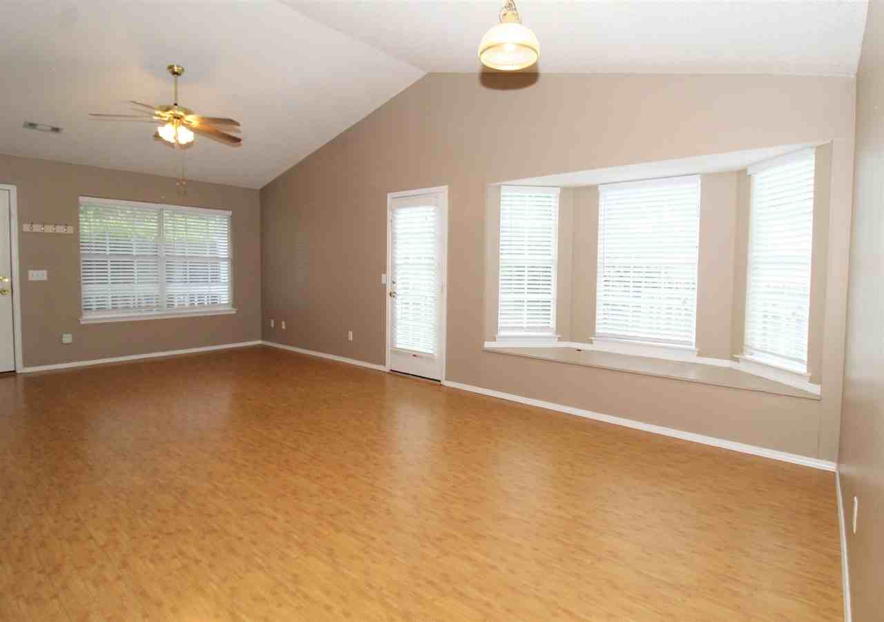 3152 W Parkway Dr #1 - Photo 4 of 26