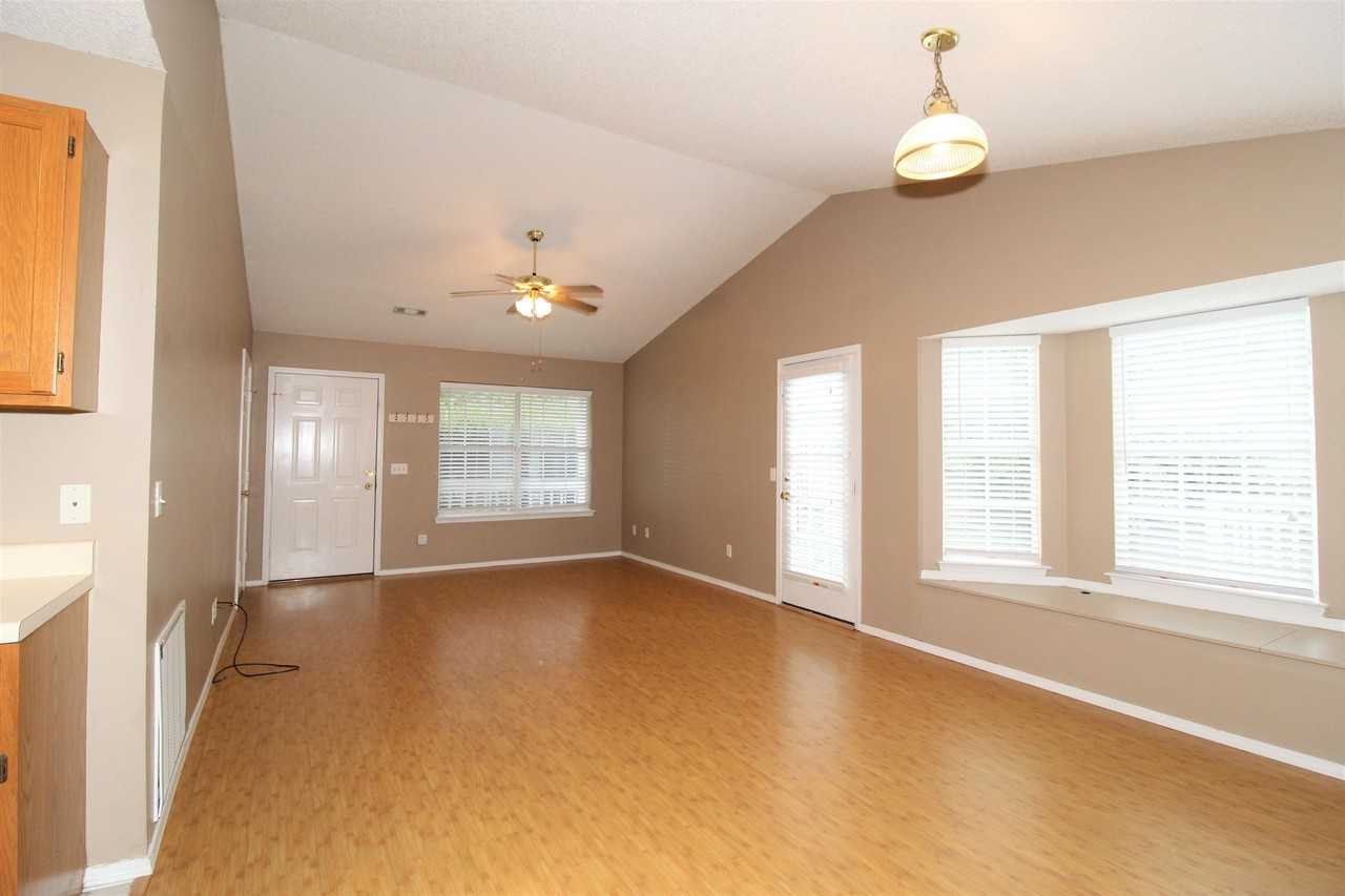 3152 W Parkway Dr #1 - Photo 5 of 26