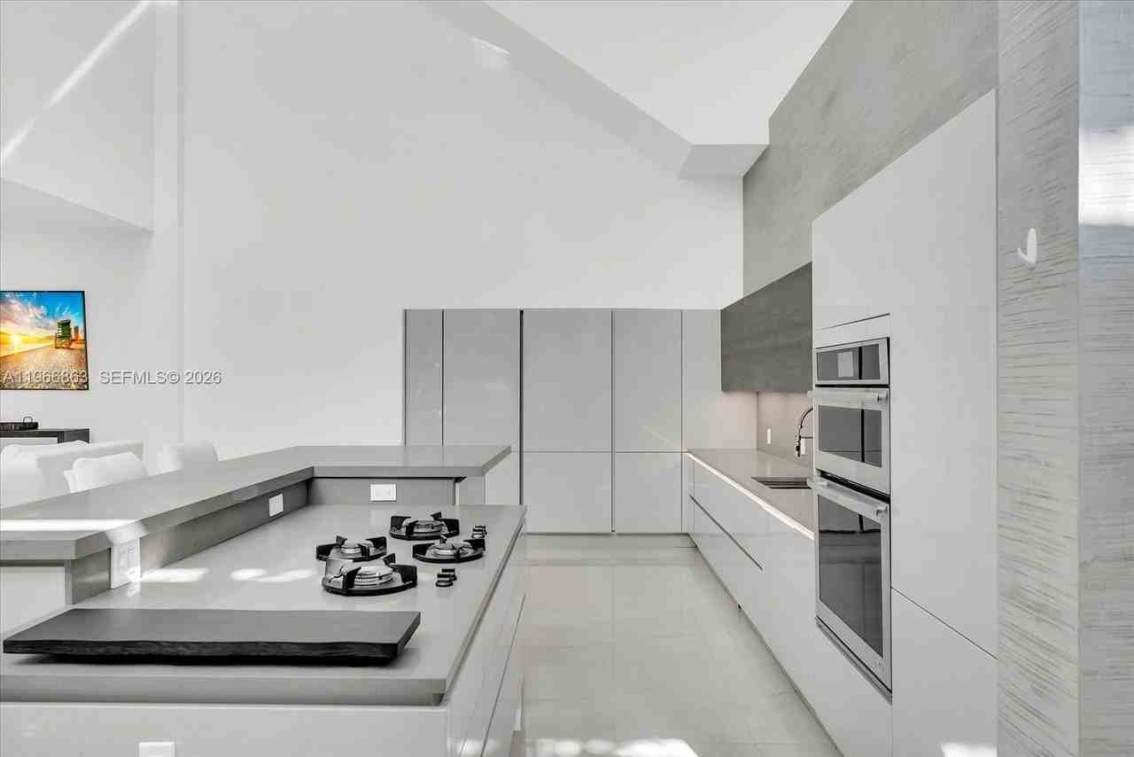 7830 Atlantic Way - Photo 4 of 34