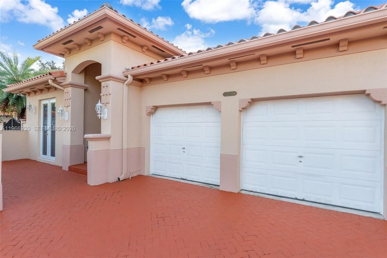 2280 Sw 152nd Pl #0 - Photo 5 of 50