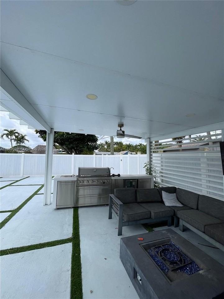 4801 W Park Rd - Photo 3 of 3