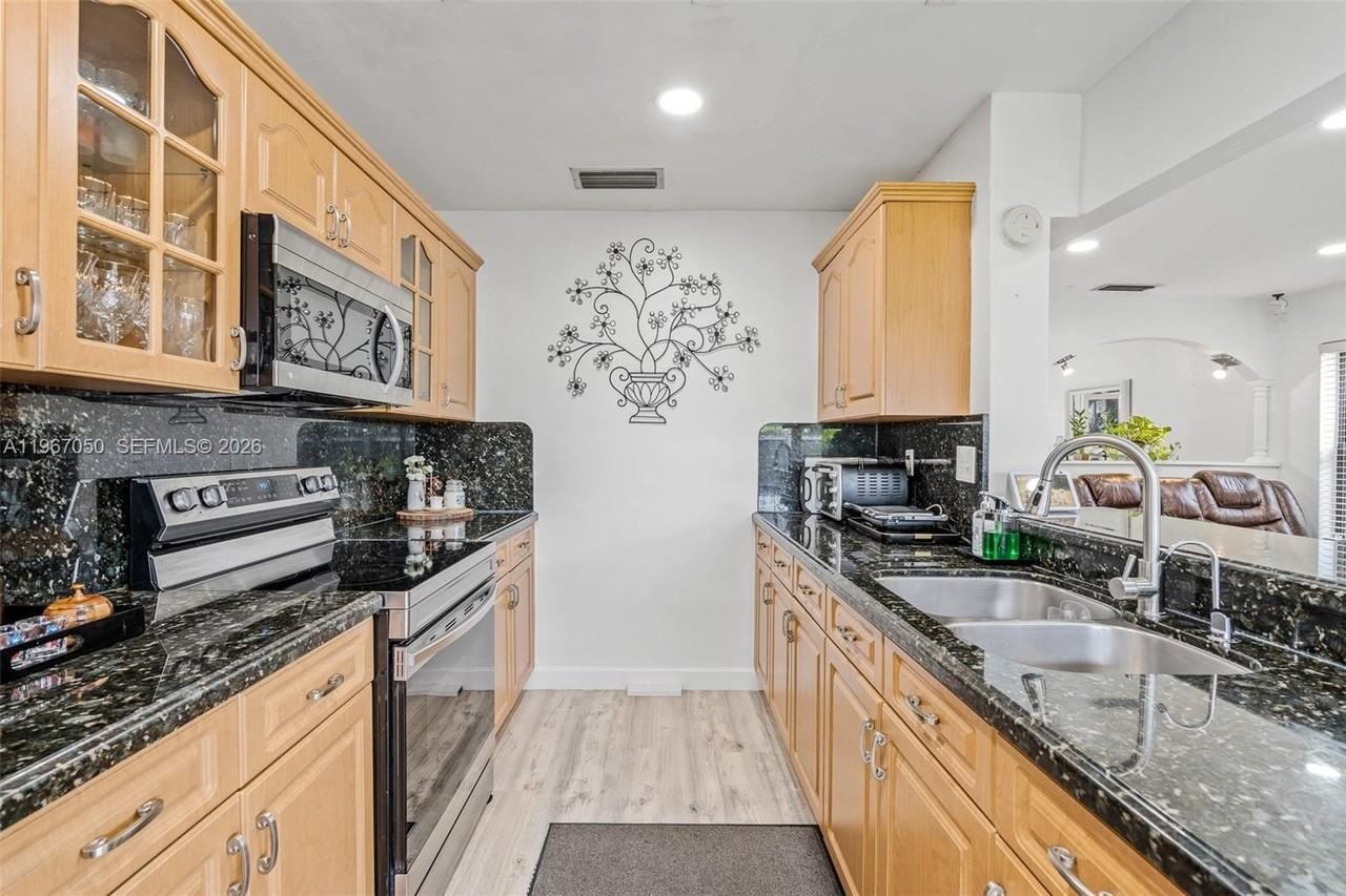 11914 Sw 125th Pl #NA - Photo 4 of 16