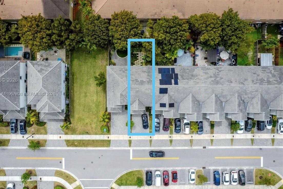 1332 Se 26th Ter - Photo 2 of 26