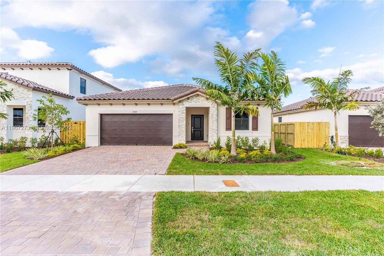 11947 Sw 241st Ter #0 - Photo 5 of 35