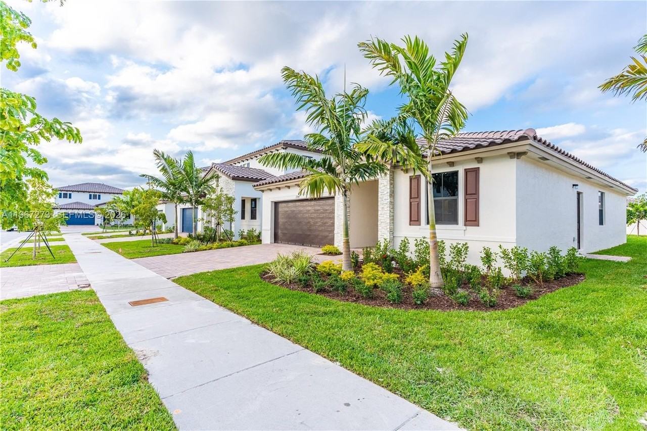 11947 Sw 241st Ter #0 - Photo 6 of 35