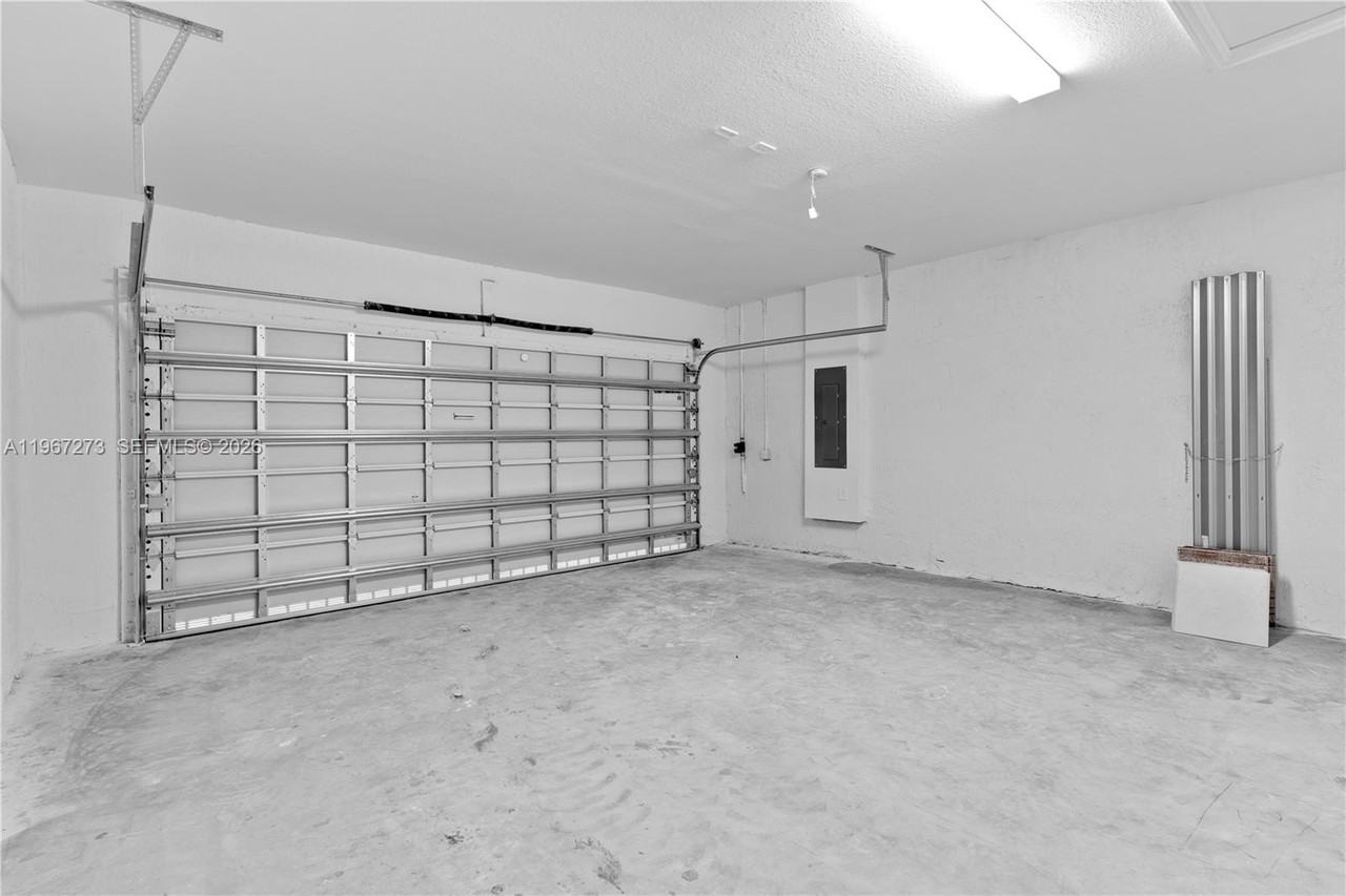 11947 Sw 241st Ter #0 - Photo 6 of 32