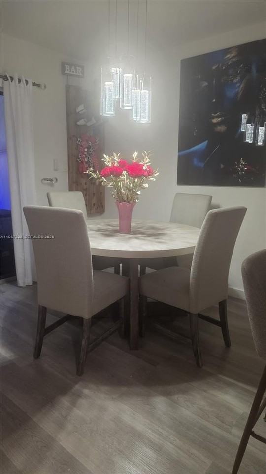 1711 W 58th St #B30 - Photo 3 of 13