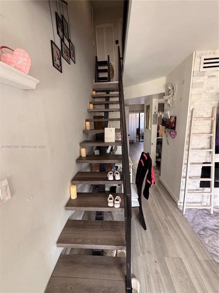 1711 W 58th St #B30 - Photo 6 of 13