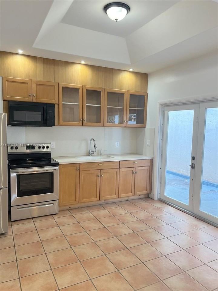 12960 Nw 9th Ln #WEST - Photo 2 of 8