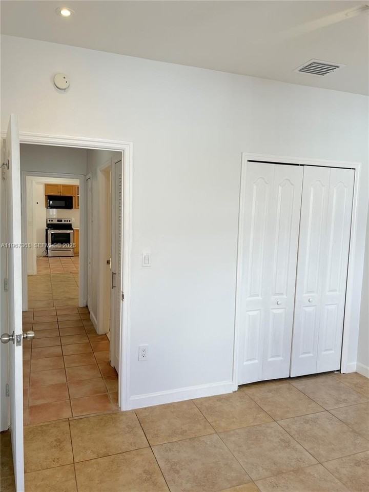 12960 Nw 9th Ln #WEST - Photo 7 of 8