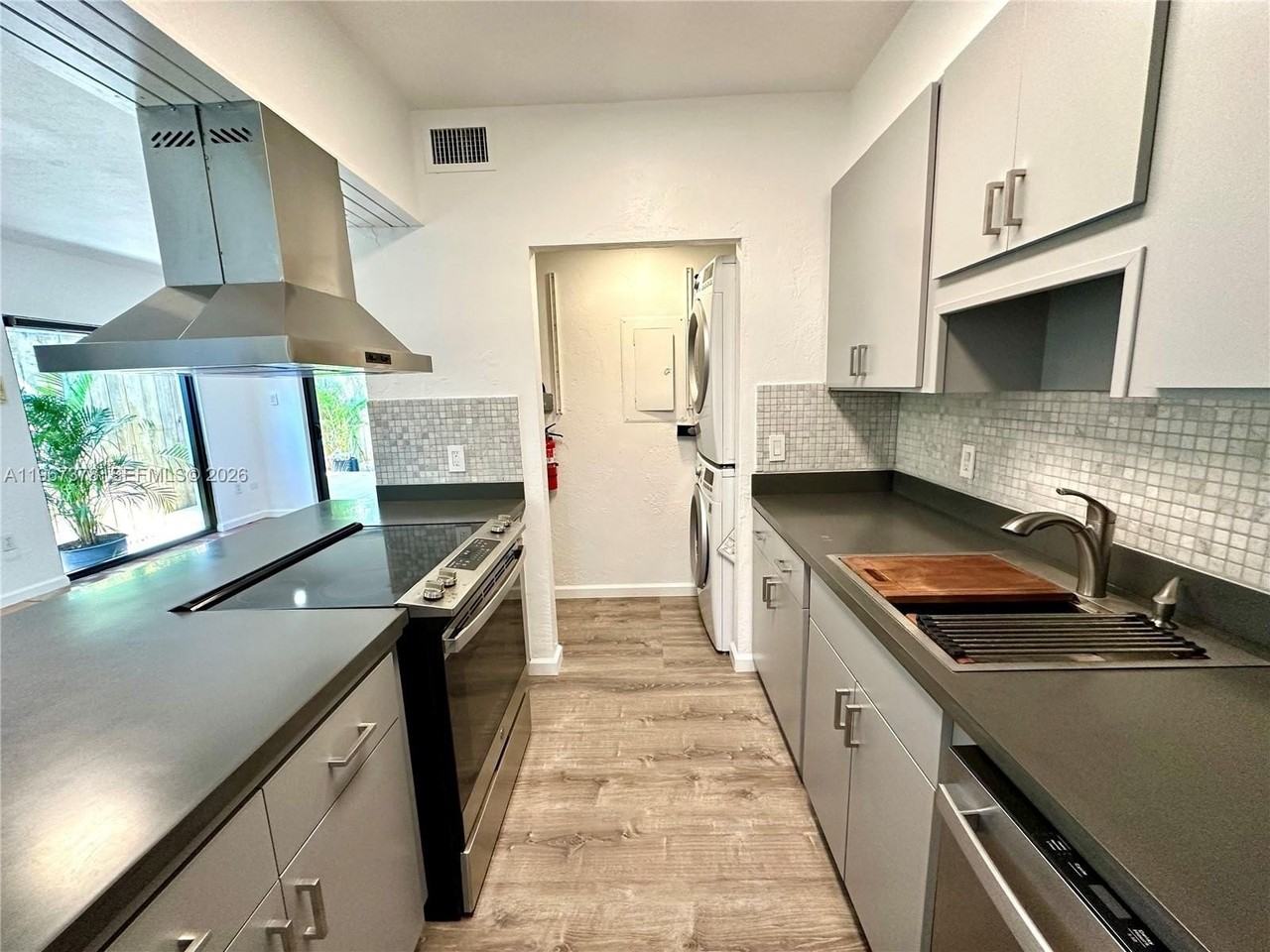 3147 Jackson Ave #3147 - Photo 6 of 46