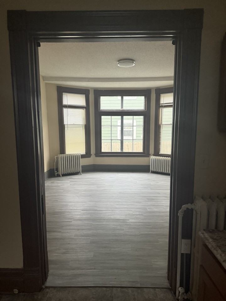 694 Sims Ave #1 - Photo 3 of 9