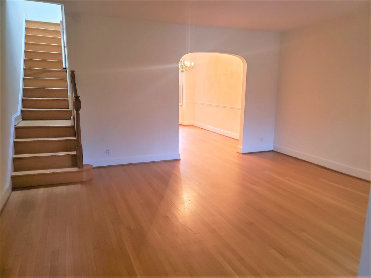 3829 Calvert St Nw #1 - Photo 4 of 21