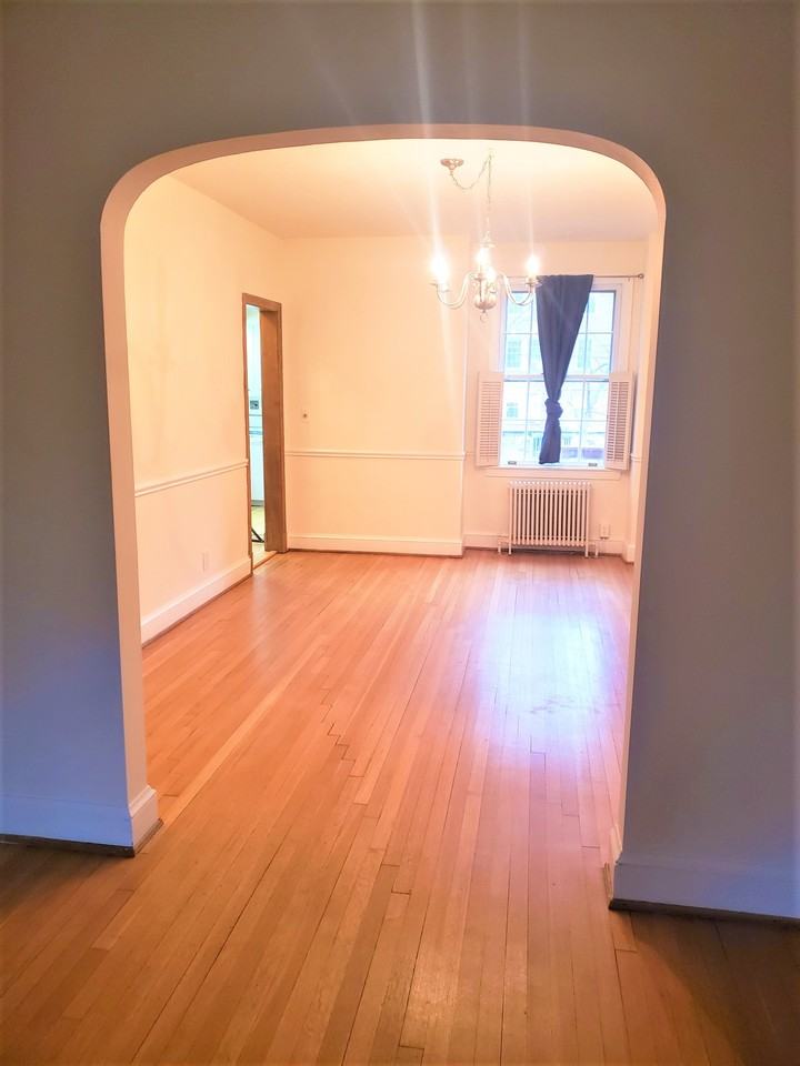 3829 Calvert St Nw #1 - Photo 5 of 21