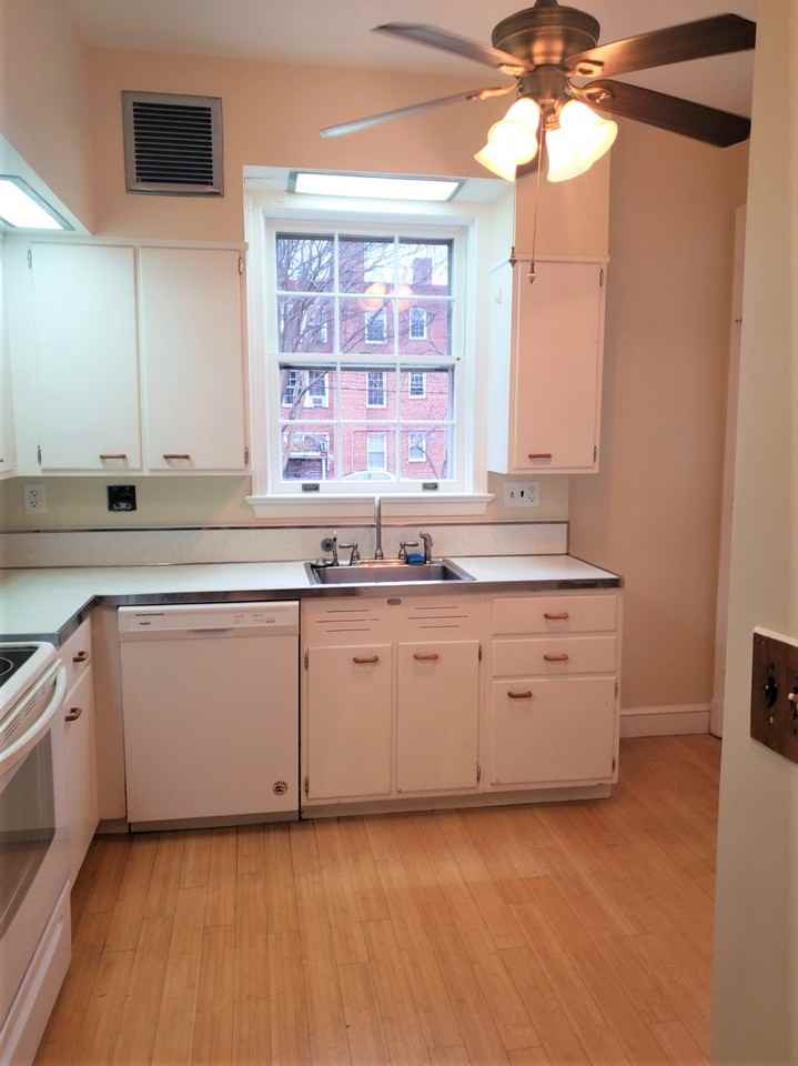 3829 Calvert St Nw #1 - Photo 6 of 21