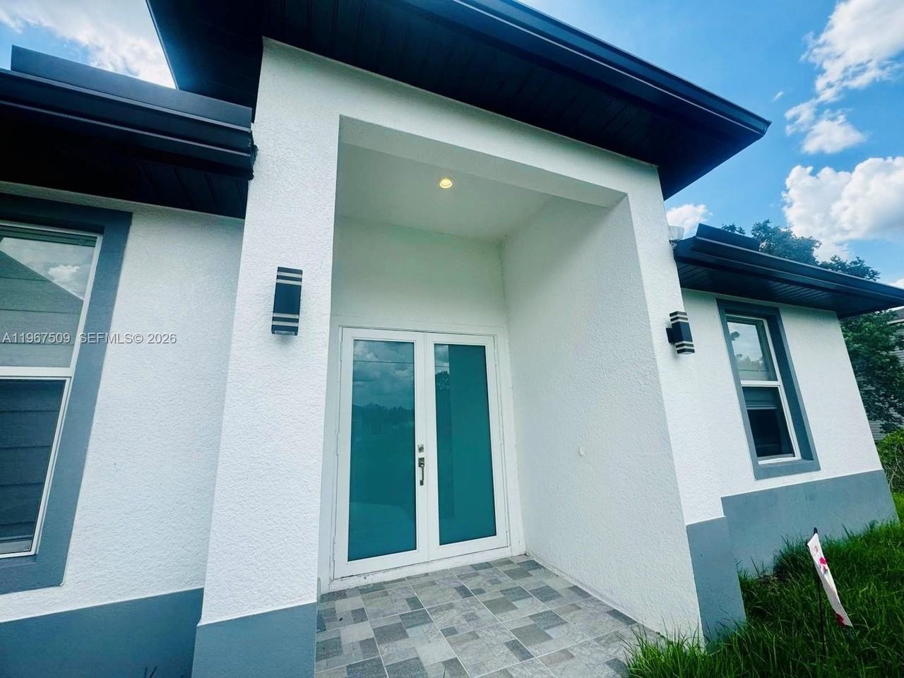 1731 Unice Ave N - Photo 2 of 50