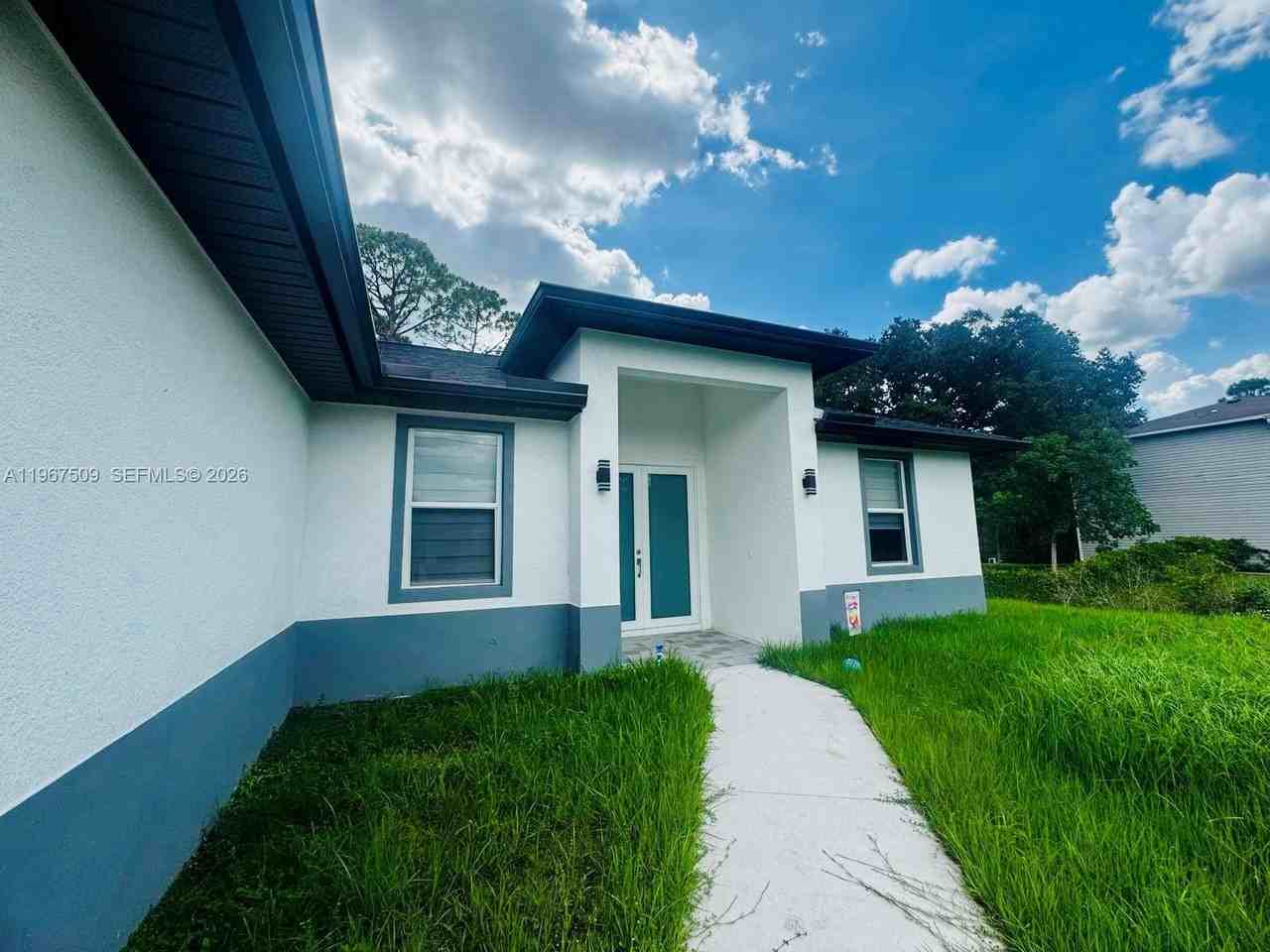 1731 Unice Ave N - Photo 3 of 50