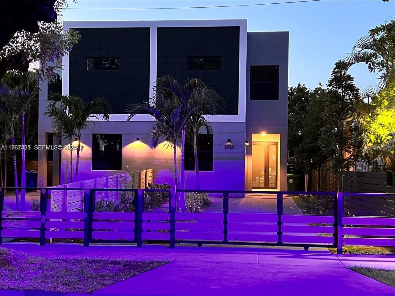 2737 Sw 2nd St #1 - Photo 2 of 25