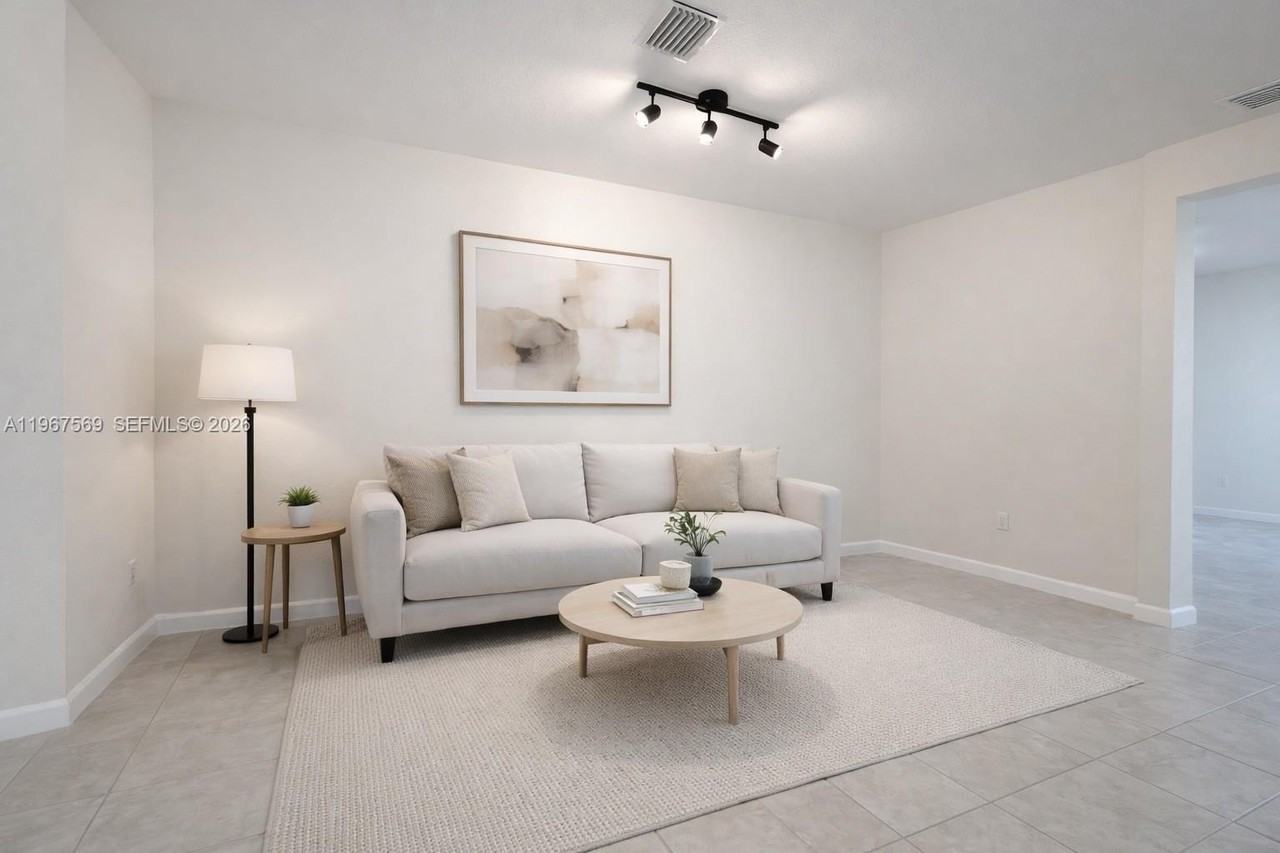 323 Ne 208th Ter #0 - Photo 4 of 34