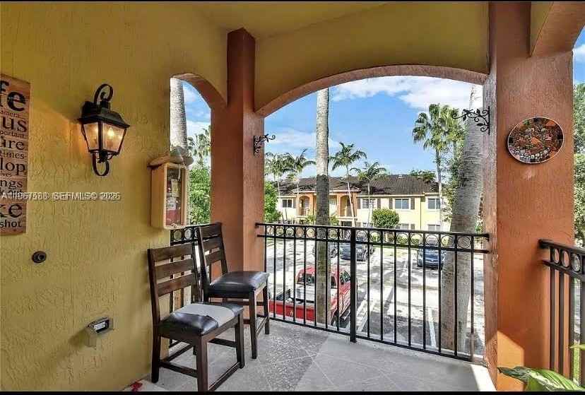 985 Ne 33rd Ter #201 - Photo 2 of 11