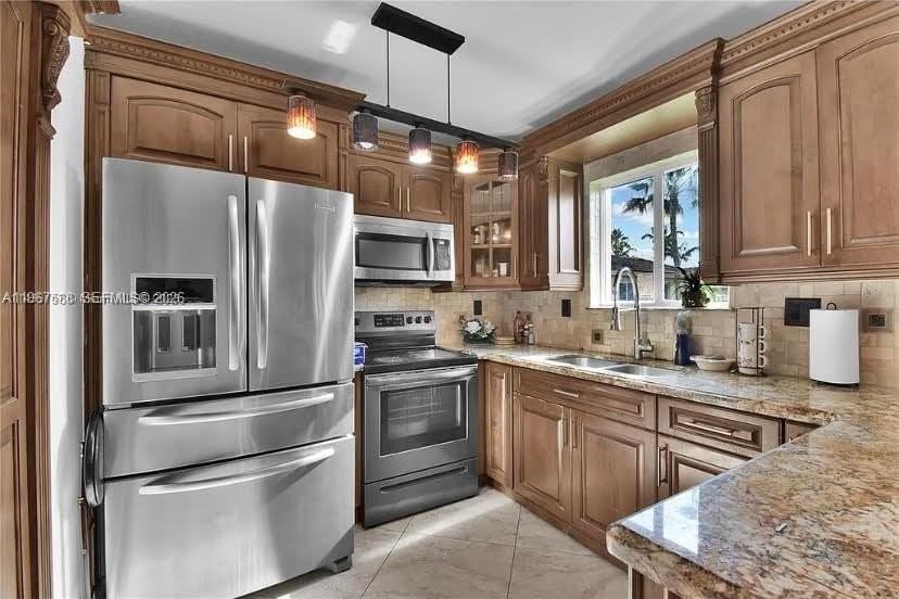 985 Ne 33rd Ter #201 - Photo 5 of 11