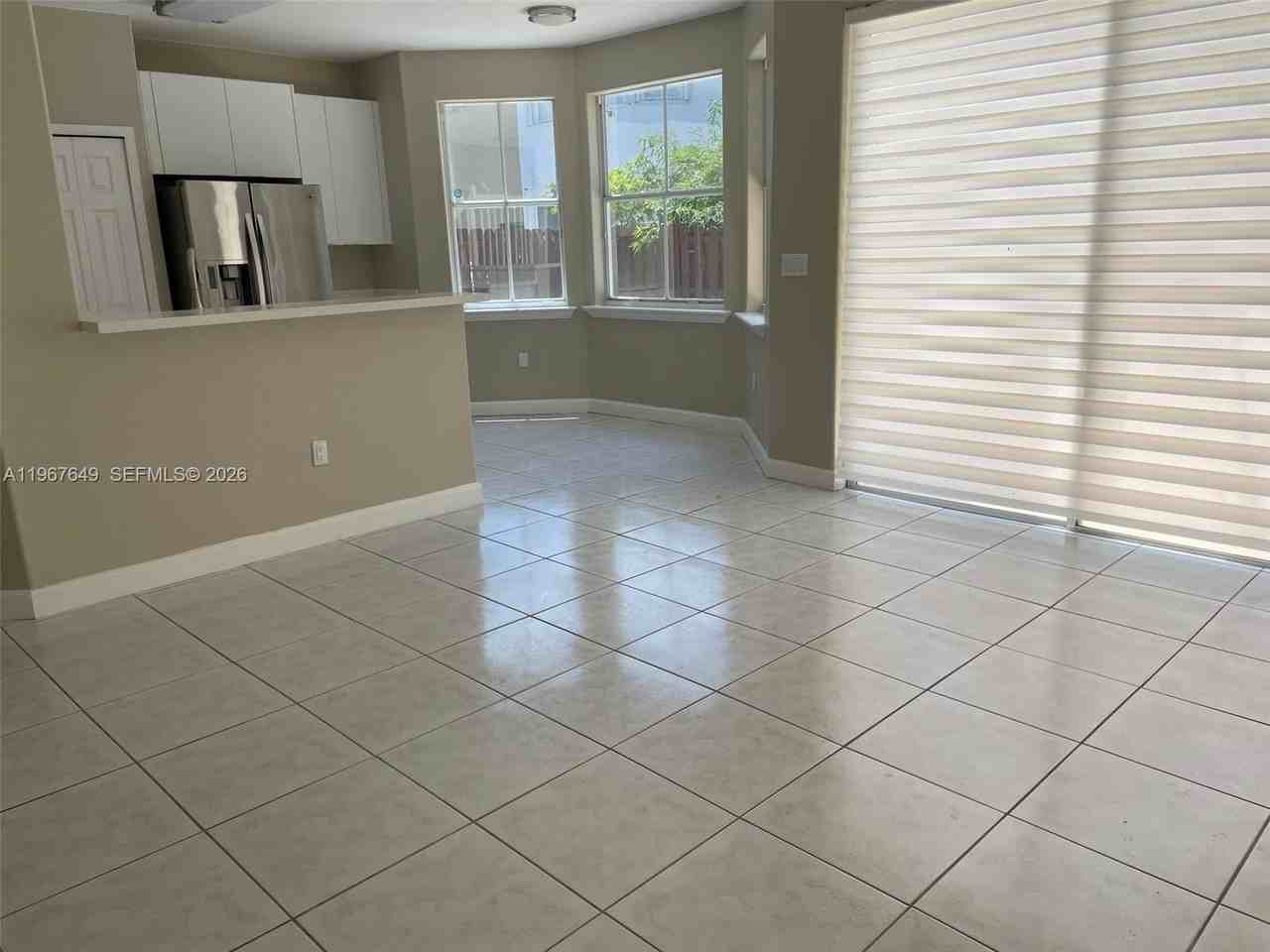 11042 Nw 48th Ln - Photo 3 of 11