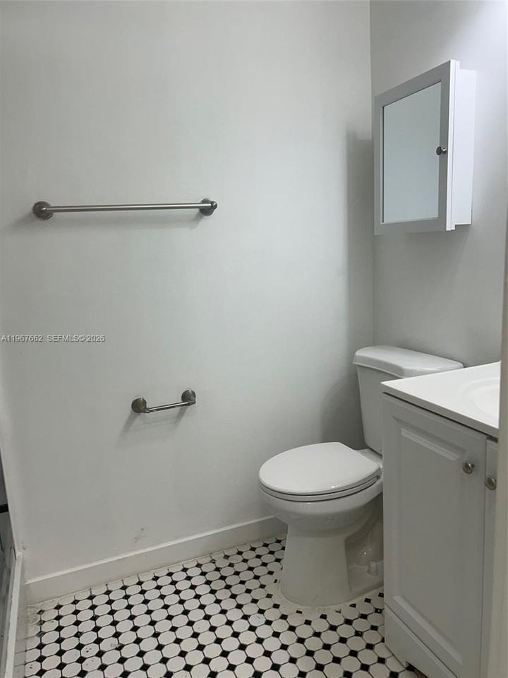 1928 N 20th Ave #1928 - Photo 7 of 13