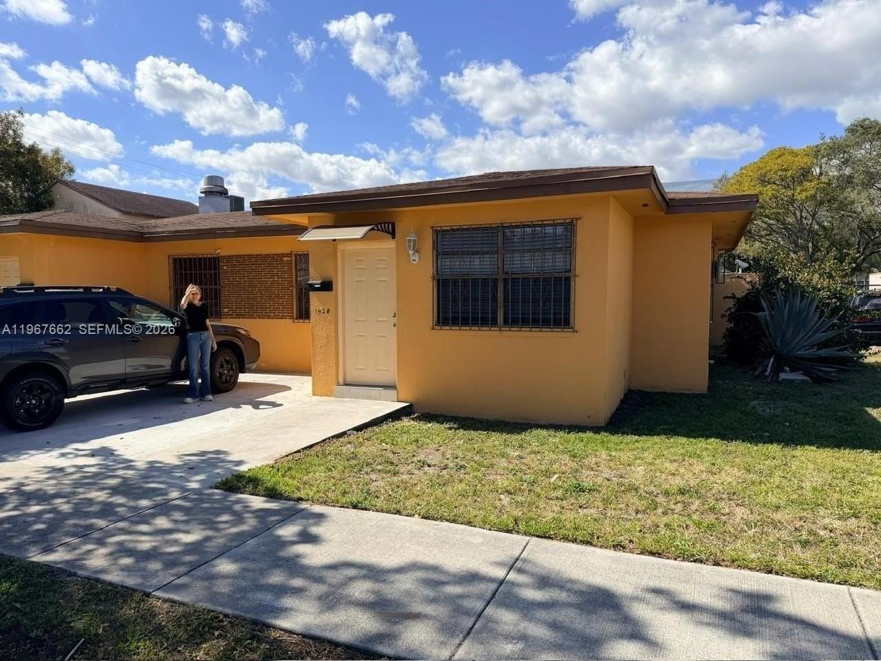 1928 N 20th Ave #1928