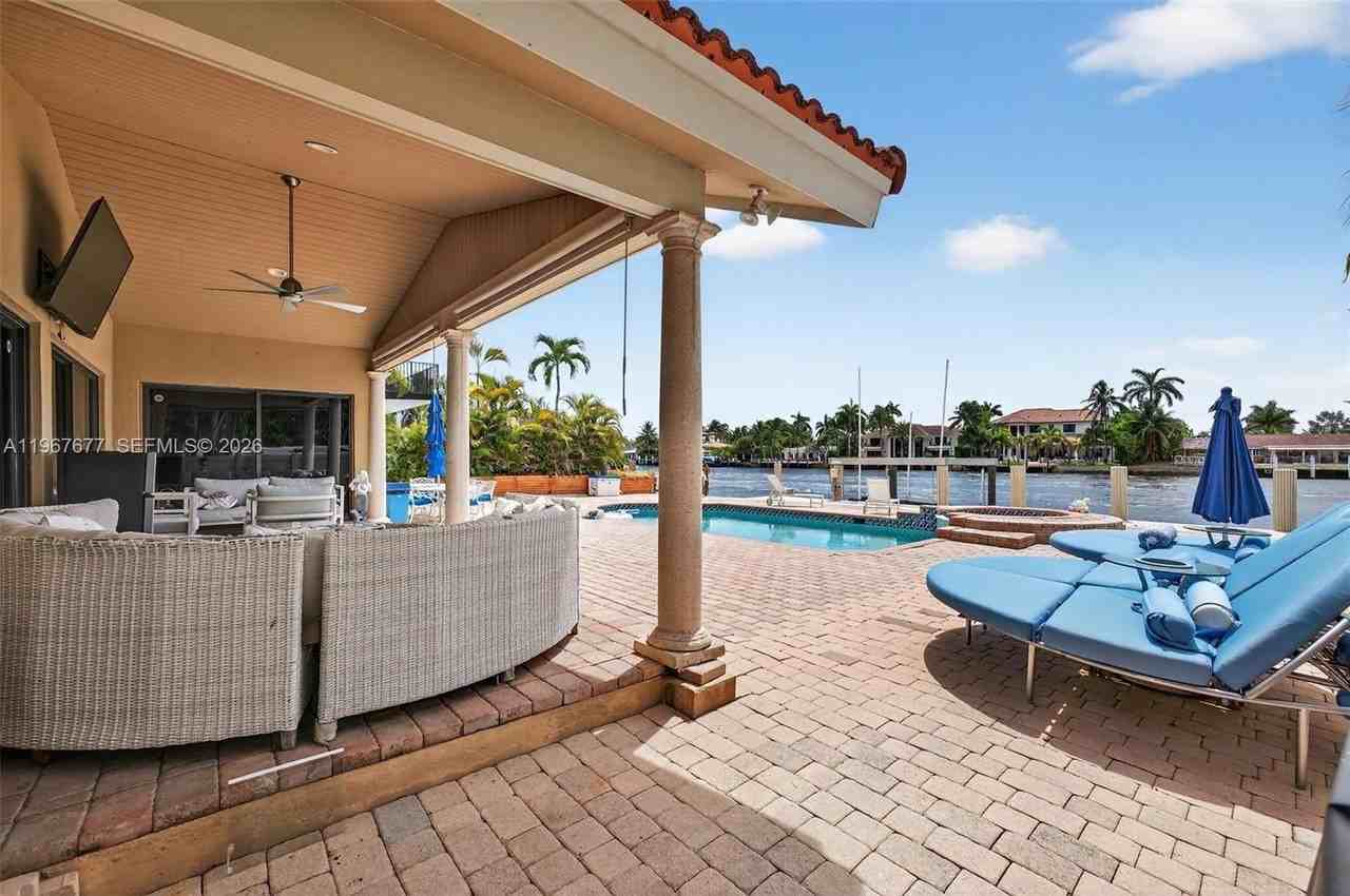 317 S Riverside Dr #0 - Photo 2 of 25