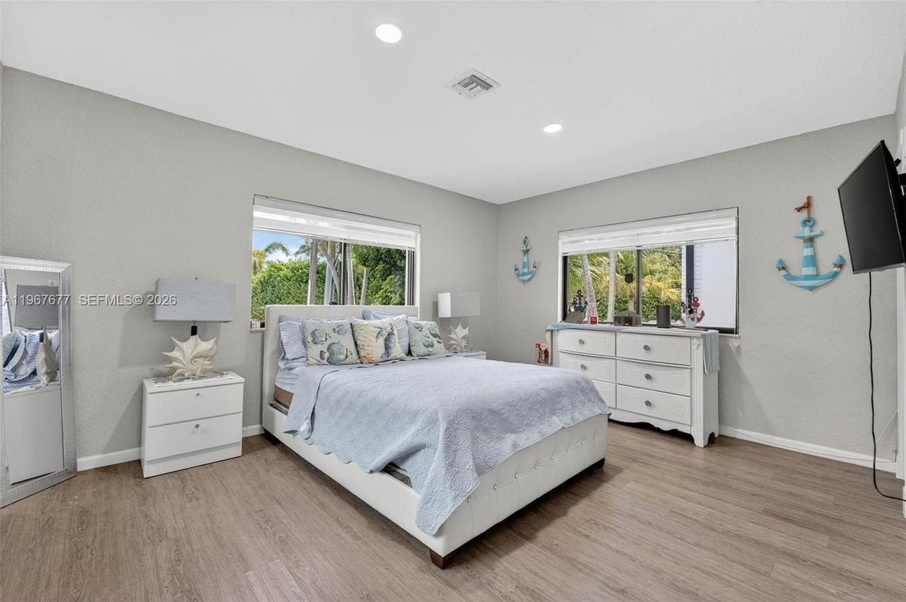 317 S Riverside Dr #0 - Photo 6 of 25