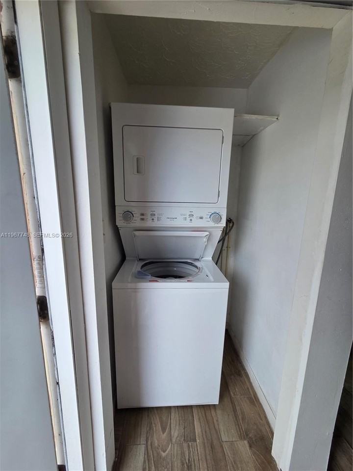 503 N 25th St #2 - Photo 4 of 19