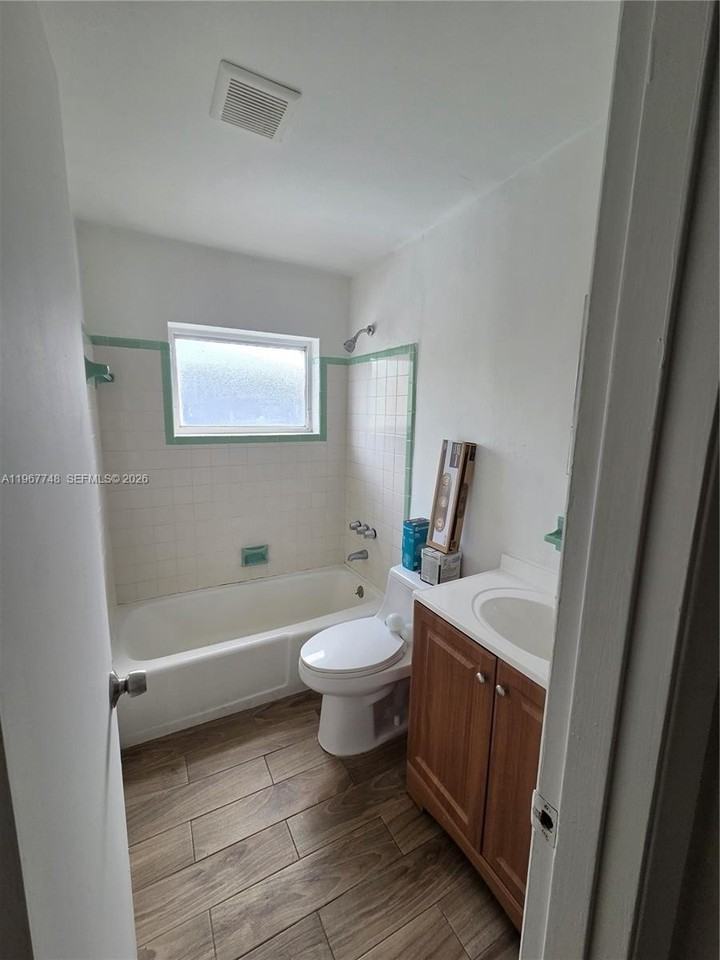503 N 25th St #2 - Photo 5 of 19