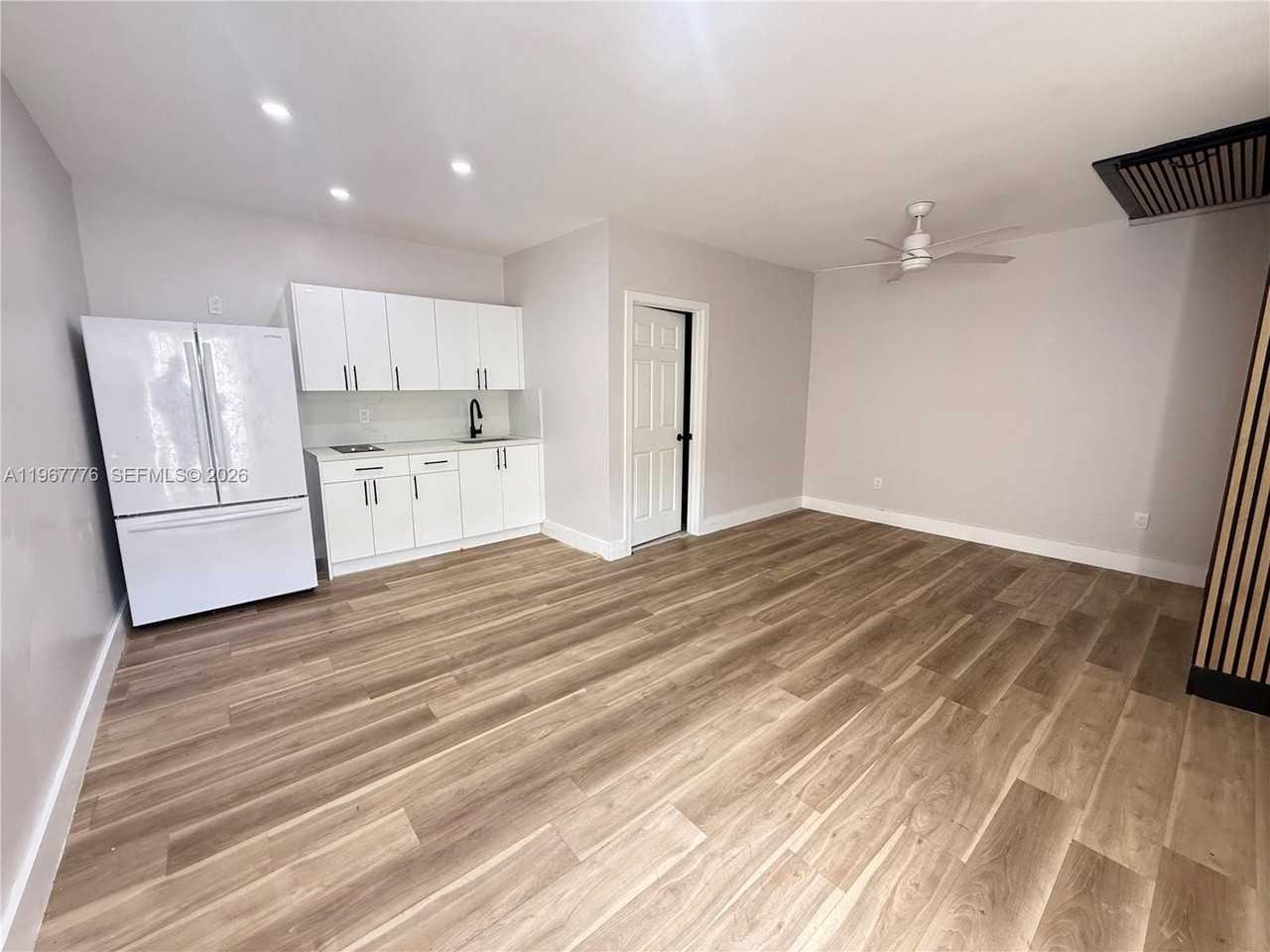 15262 Sw 157th Ter #B - Photo 2 of 7