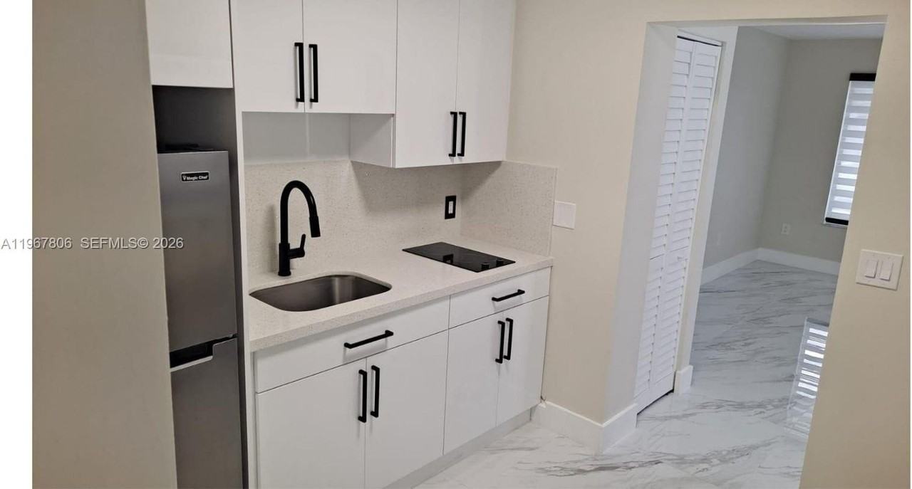 4055 Sw 103rd Ave #0 - Photo 5 of 9