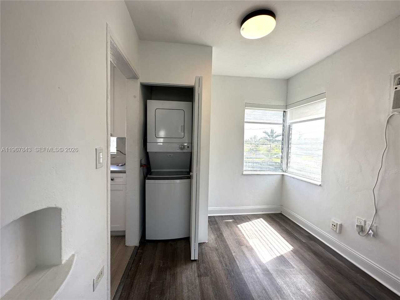 1910 Biarritz Dr #4 - Photo 3 of 13