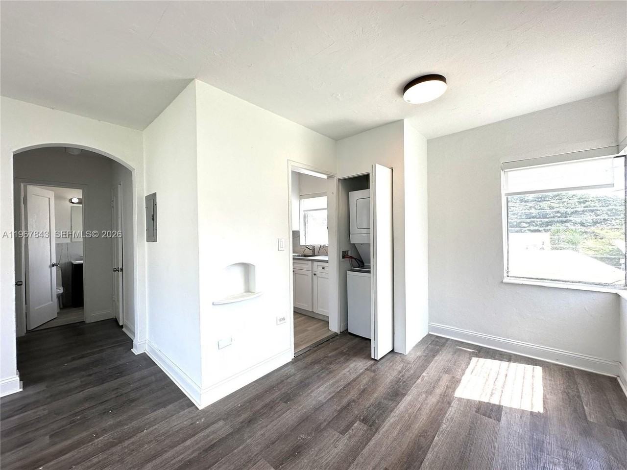 1910 Biarritz Dr #4 - Photo 5 of 13