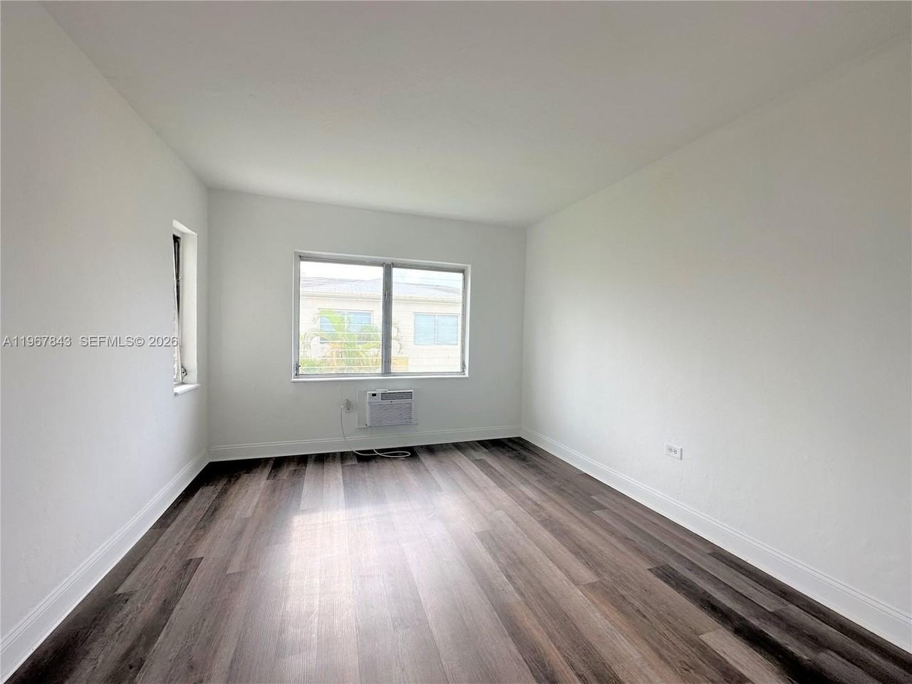 1910 Biarritz Dr #4 - Photo 6 of 13