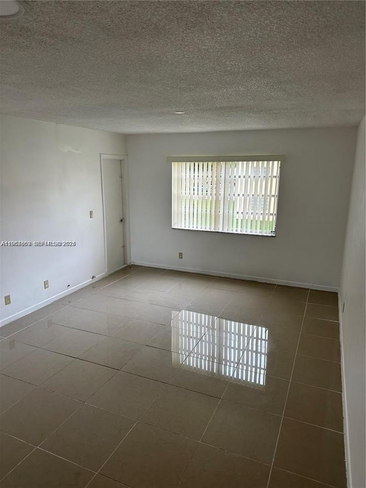 200 Ashbury Rd #209 - Photo 7 of 18