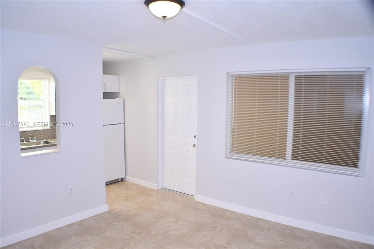 1398 Nw 61st St #3 - Photo 3 of 8