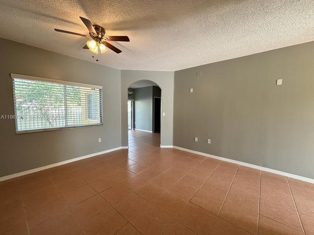 10225 Sw 20th St #1 - Photo 4 of 24