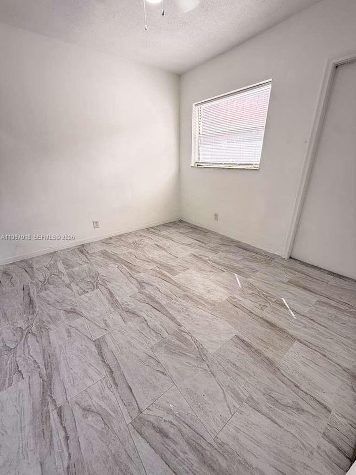 7710 Sw 10th Ct #A - Photo 5 of 11