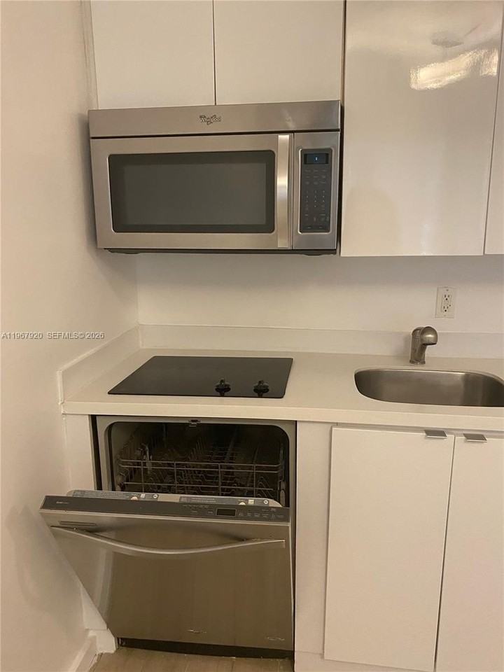 1611 Meridian Ave #106 - Photo 3 of 13