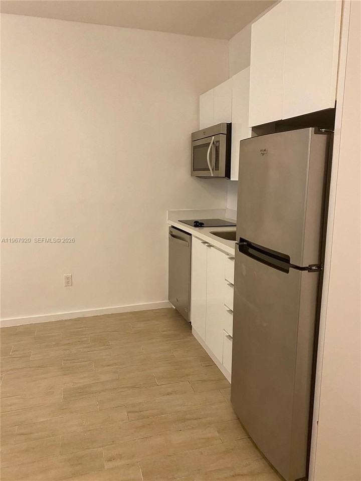 1611 Meridian Ave #106 - Photo 5 of 13
