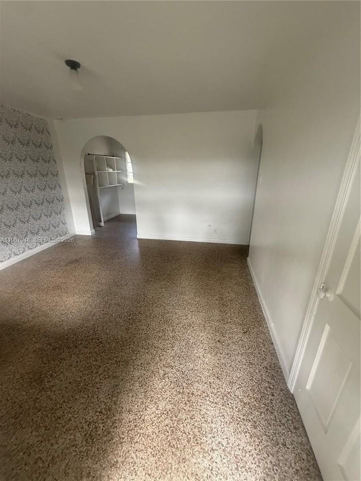 2023 Taylor St #2 - Photo 4 of 17