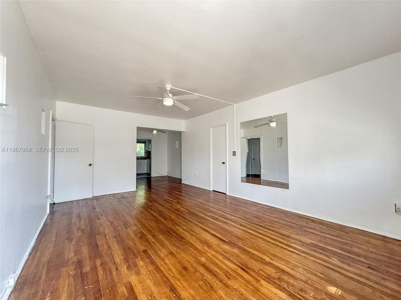 841 W 40th St #2 - Photo 3 of 21